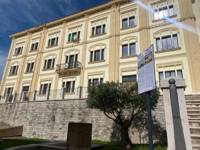 621d1c93-5dba-407d-a594-a3ef1c0dab82