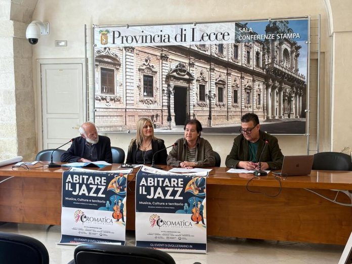 Foto conferenza stampa Abitare i